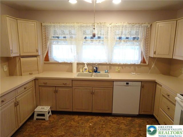 2012 Kemmerer Street, Bethlehem City, PA 18017