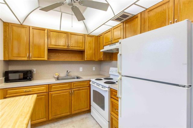 1901 ANDOVER WAY 33, Sun City Center, FL 33573