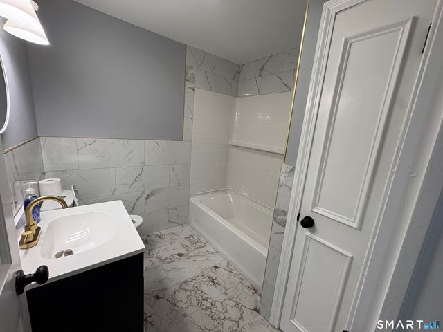1052 New Rock Hill Road, Wallingford, CT 06492