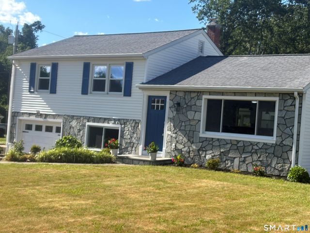 1052 New Rock Hill Road, Wallingford, CT 06492
