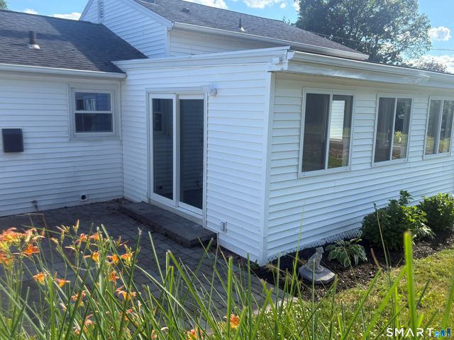 1052 New Rock Hill Road, Wallingford, CT 06492