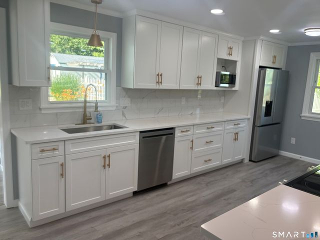 1052 New Rock Hill Road, Wallingford, CT 06492