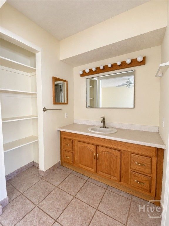 Image 13 of property listing at 1315 Bonaventure Road Downstairs, Savannah, GA 31405
