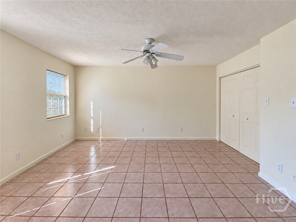 Image 15 of property listing at 1315 Bonaventure Road Downstairs, Savannah, GA 31405