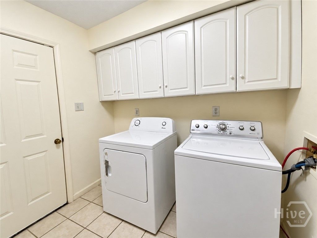 Image 16 of property listing at 1315 Bonaventure Road Downstairs, Savannah, GA 31405