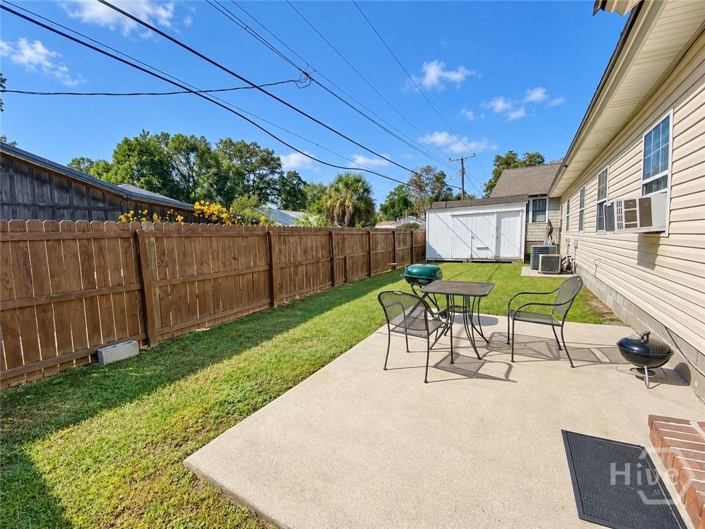 Image 17 of property listing at 1315 Bonaventure Road Downstairs, Savannah, GA 31405