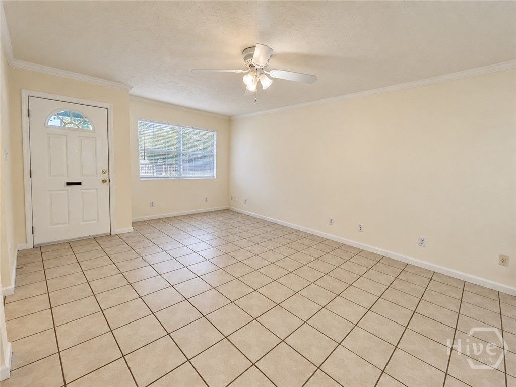 Image 2 of property listing at 1315 Bonaventure Road Downstairs, Savannah, GA 31405
