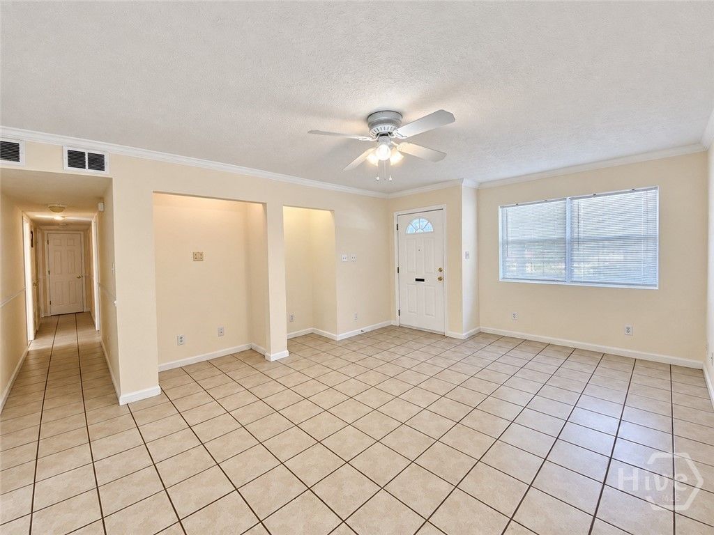 Image 3 of property listing at 1315 Bonaventure Road Downstairs, Savannah, GA 31405