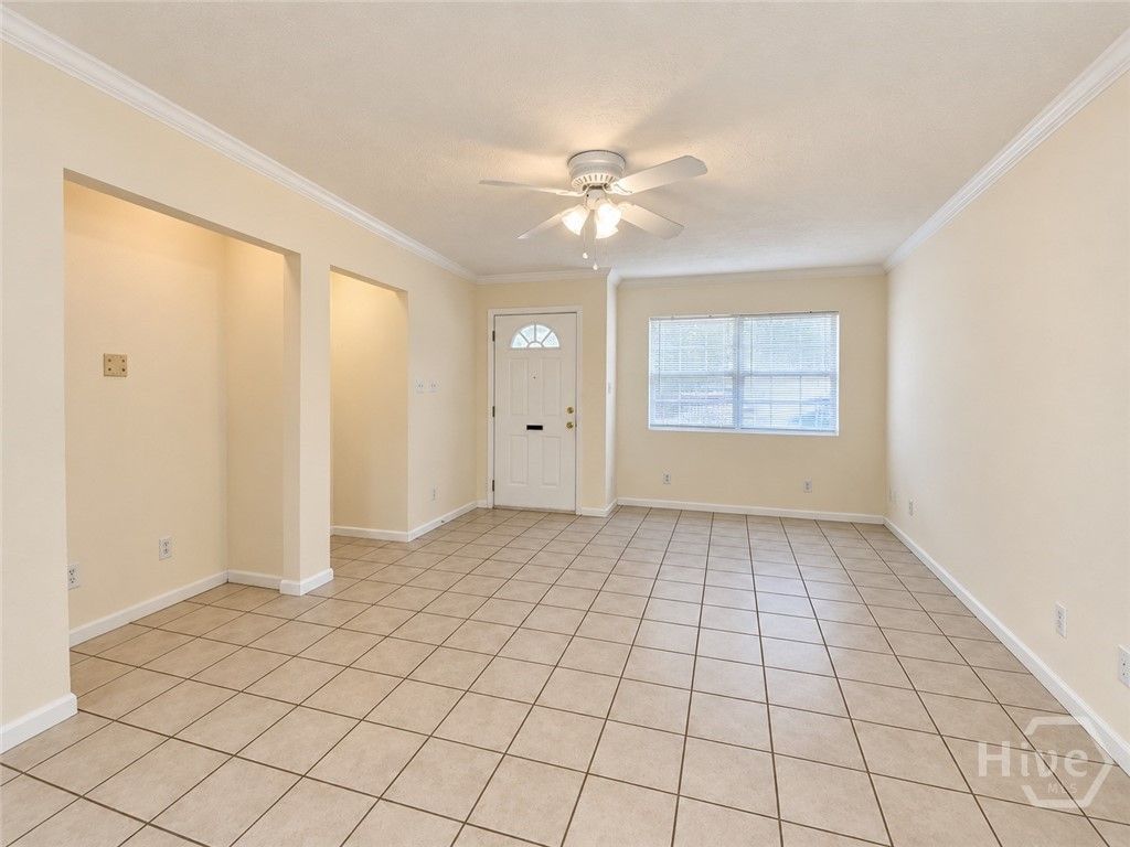 Image 9 of property listing at 1315 Bonaventure Road Downstairs, Savannah, GA 31405