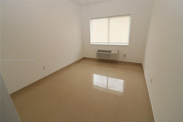 540 74th St 10, Miami Beach, FL 33141