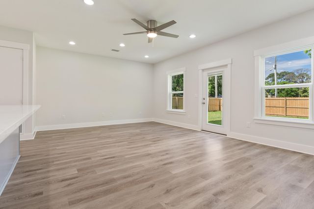 704 Ferguson Drive 3, Fort Walton Beach, FL 32547