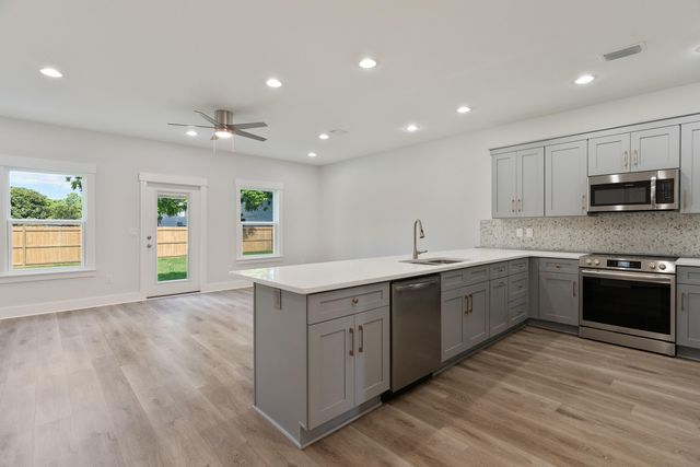 704 Ferguson Drive 3, Fort Walton Beach, FL 32547