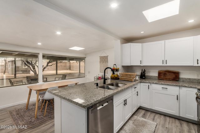 1801 N Cloverland Avenue, Tucson, AZ 85712