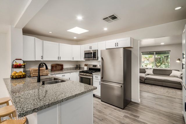 1801 N Cloverland Avenue, Tucson, AZ 85712