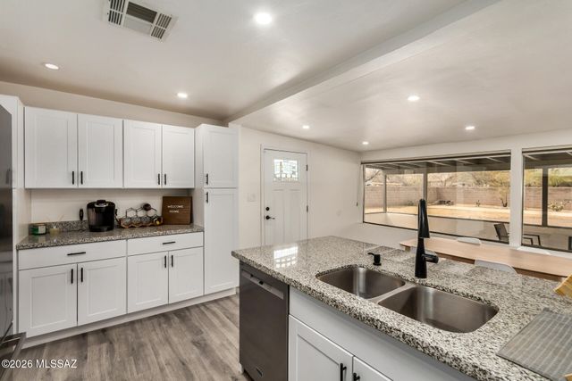 1801 N Cloverland Avenue, Tucson, AZ 85712