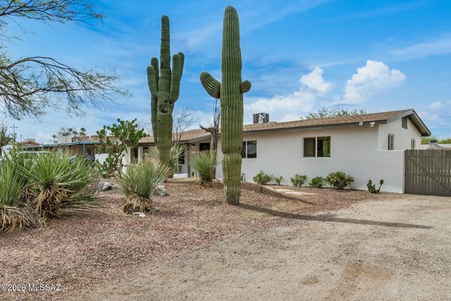 1801 N Cloverland Avenue, Tucson, AZ 85712