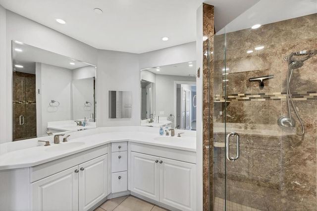 8111 LAKEWOOD MAIN STREET 207, Lakewood Ranch, FL 34202