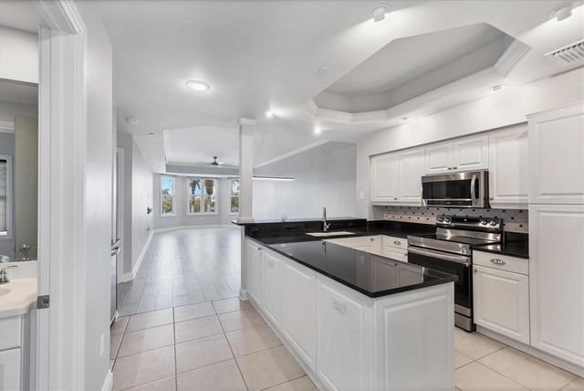 8111 LAKEWOOD MAIN STREET 207, Lakewood Ranch, FL 34202