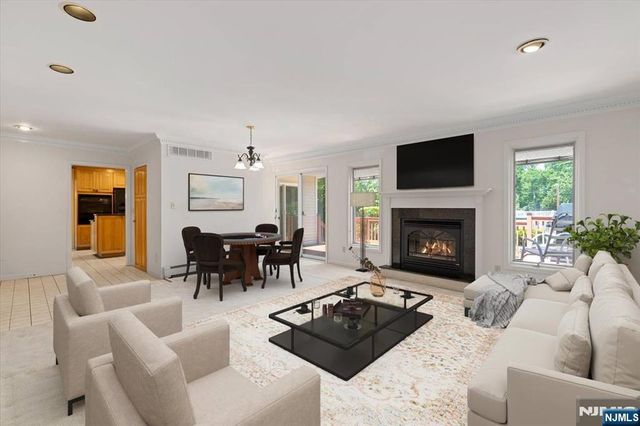 619 Cadmus Court, Teaneck, NJ 07666