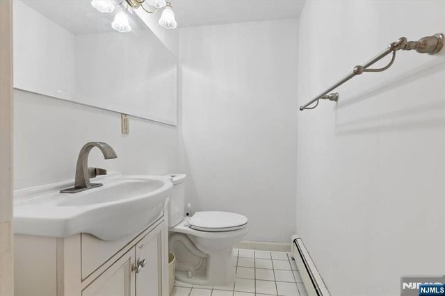 619 Cadmus Court, Teaneck, NJ 07666