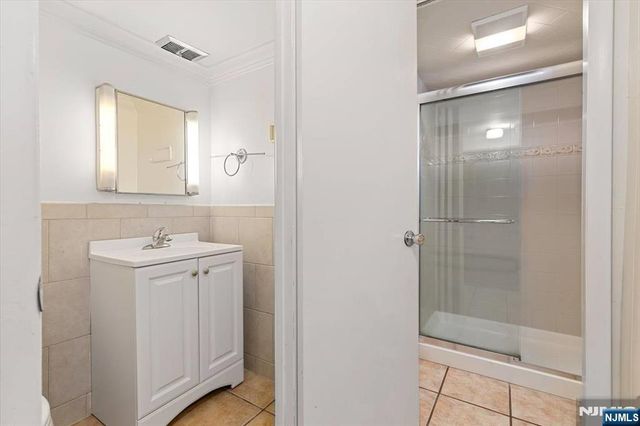 619 Cadmus Court, Teaneck, NJ 07666