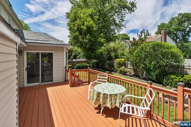 619 Cadmus Court, Teaneck, NJ 07666