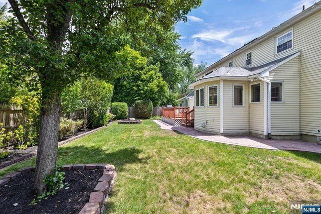619 Cadmus Court, Teaneck, NJ 07666