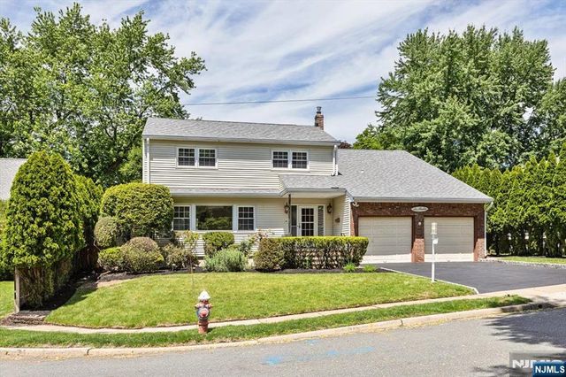 619 Cadmus Court, Teaneck, NJ 07666