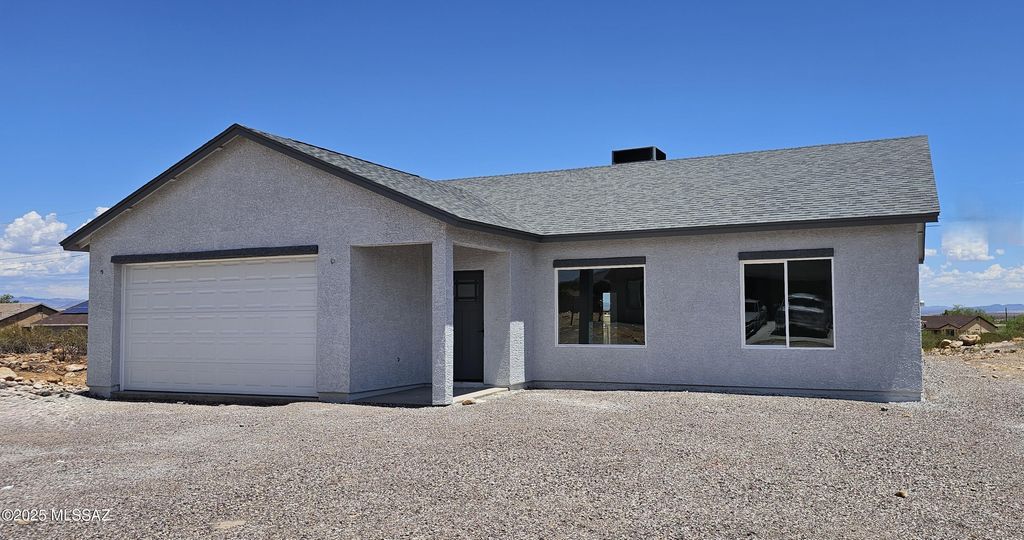 8615 S Thunderbird Drive, Safford, AZ 85546
