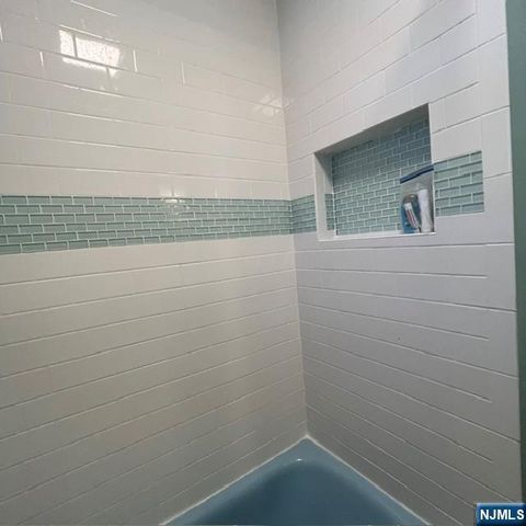 18 McKinley Place, Bergenfield, NJ 07621