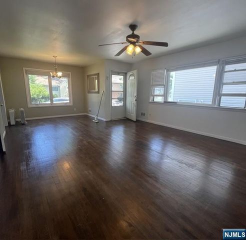 18 McKinley Place, Bergenfield, NJ 07621