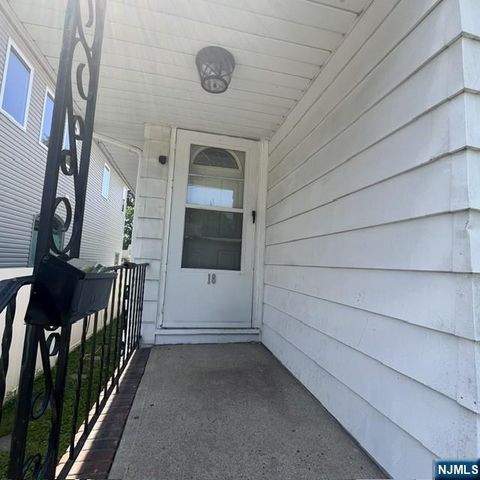 18 McKinley Place, Bergenfield, NJ 07621