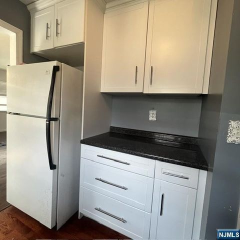 18 McKinley Place, Bergenfield, NJ 07621