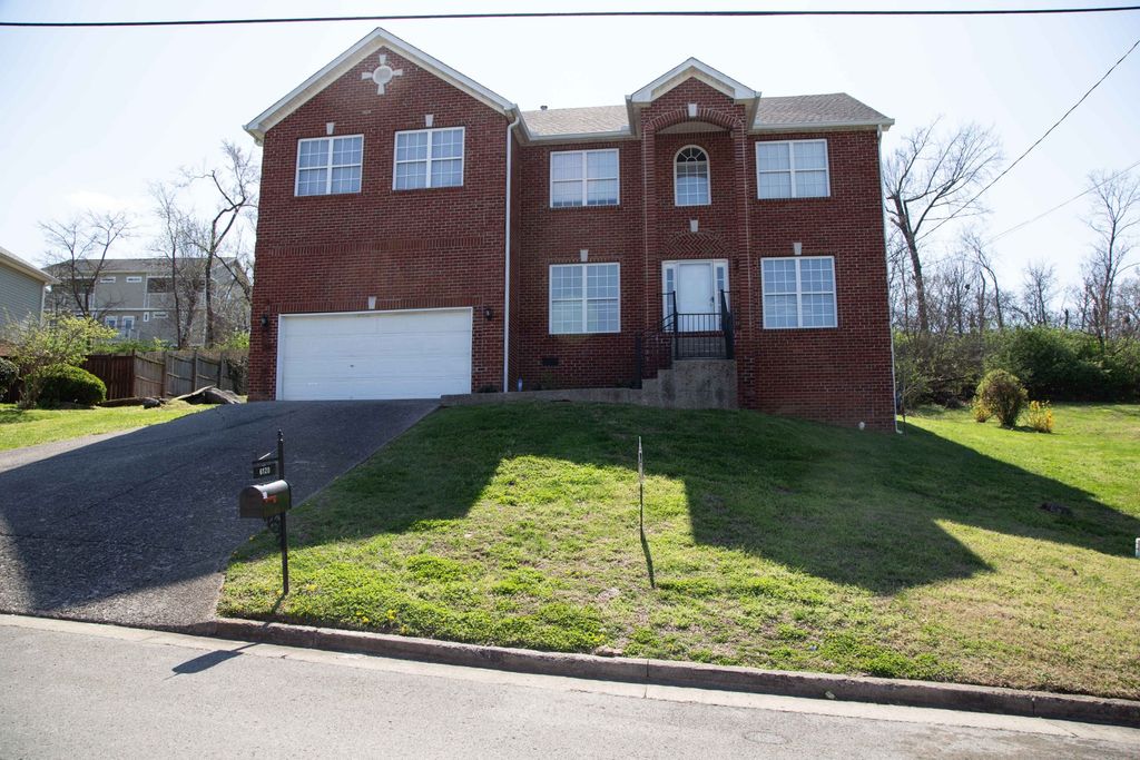 6120 Allen Ct, Hermitage, TN 37076