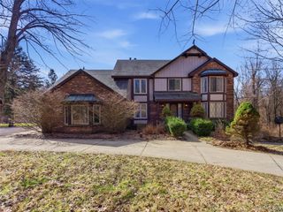 6400 Bridle Lane, Highland Charter Township, MI 48356