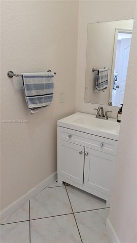 2882 NE 4th St, Homestead, FL 33033