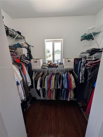 2882 NE 4th St, Homestead, FL 33033