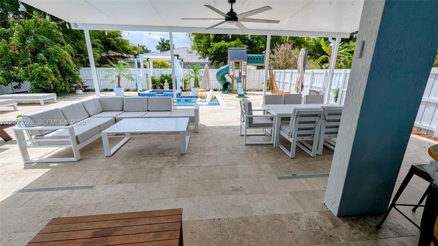 2882 NE 4th St, Homestead, FL 33033