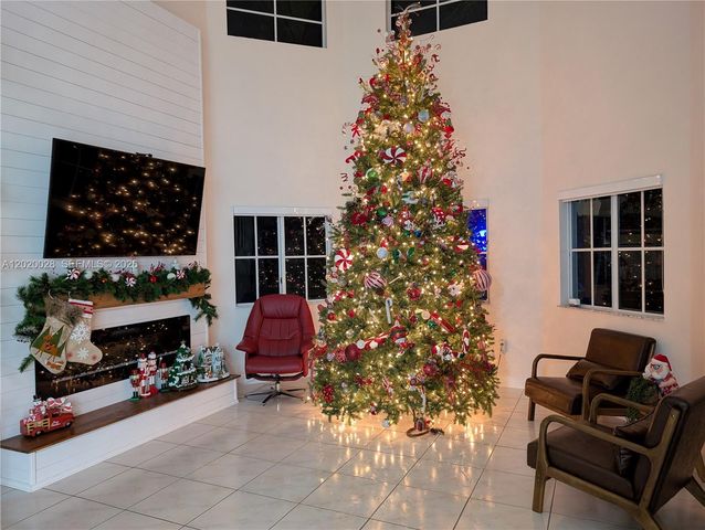 2882 NE 4th St, Homestead, FL 33033