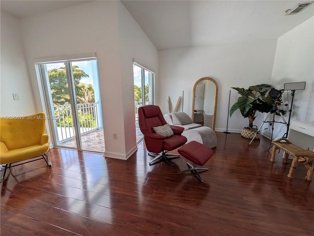 2882 NE 4th St, Homestead, FL 33033