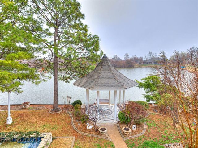 11132 Lakeridge Run, Oklahoma City, OK 73170