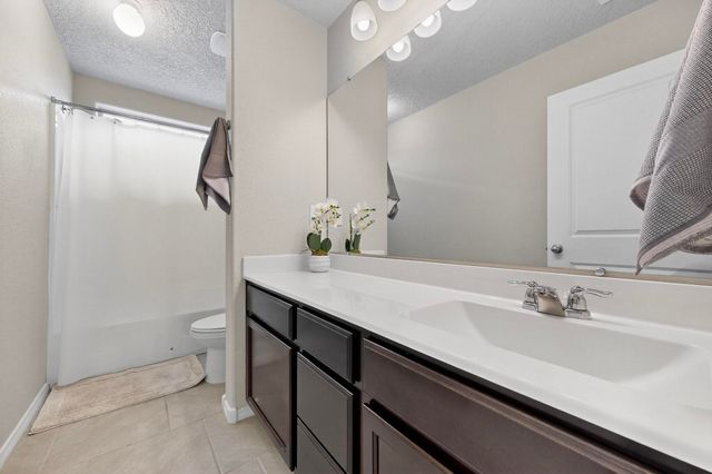 4212 SKYLINE Loop NE, Rio Rancho, NM 87144