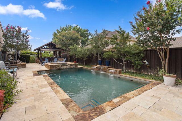 905 Crowley Road, Arlington, TX 76012