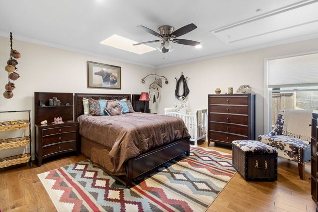 905 Crowley Road, Arlington, TX 76012