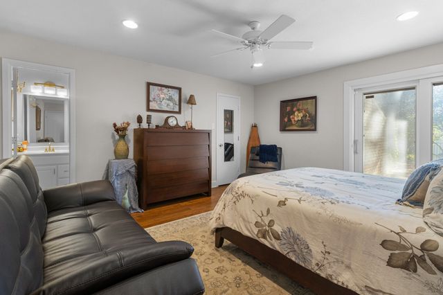 905 Crowley Road, Arlington, TX 76012