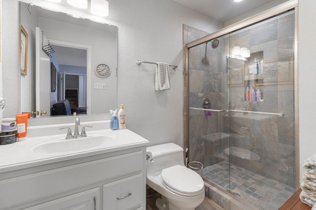 905 Crowley Road, Arlington, TX 76012