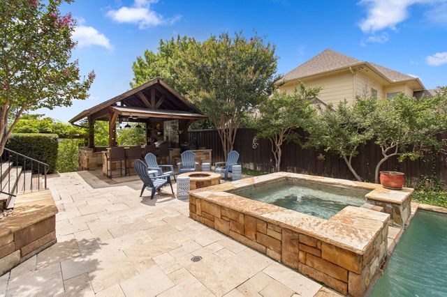 905 Crowley Road, Arlington, TX 76012