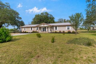 1081 County Road 773, Devine, TX 78016