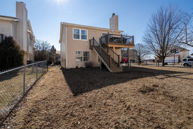 9 Parkshores Drive, Bloomington, IL 61701