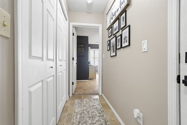 9 Parkshores Drive, Bloomington, IL 61701